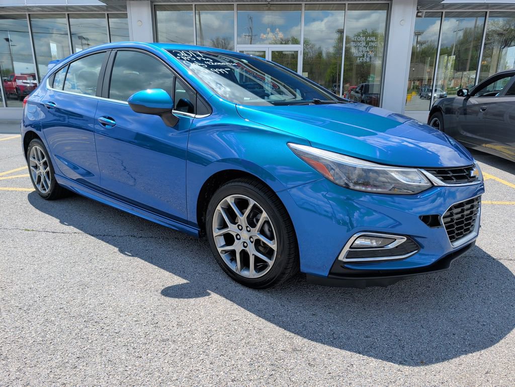 Used 2017 Chevrolet Cruze LT FWD image 2