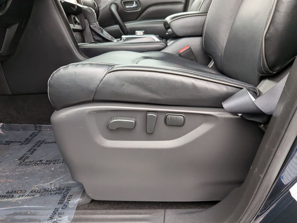 Used 2024 INFINITI QX80 Luxe image 16