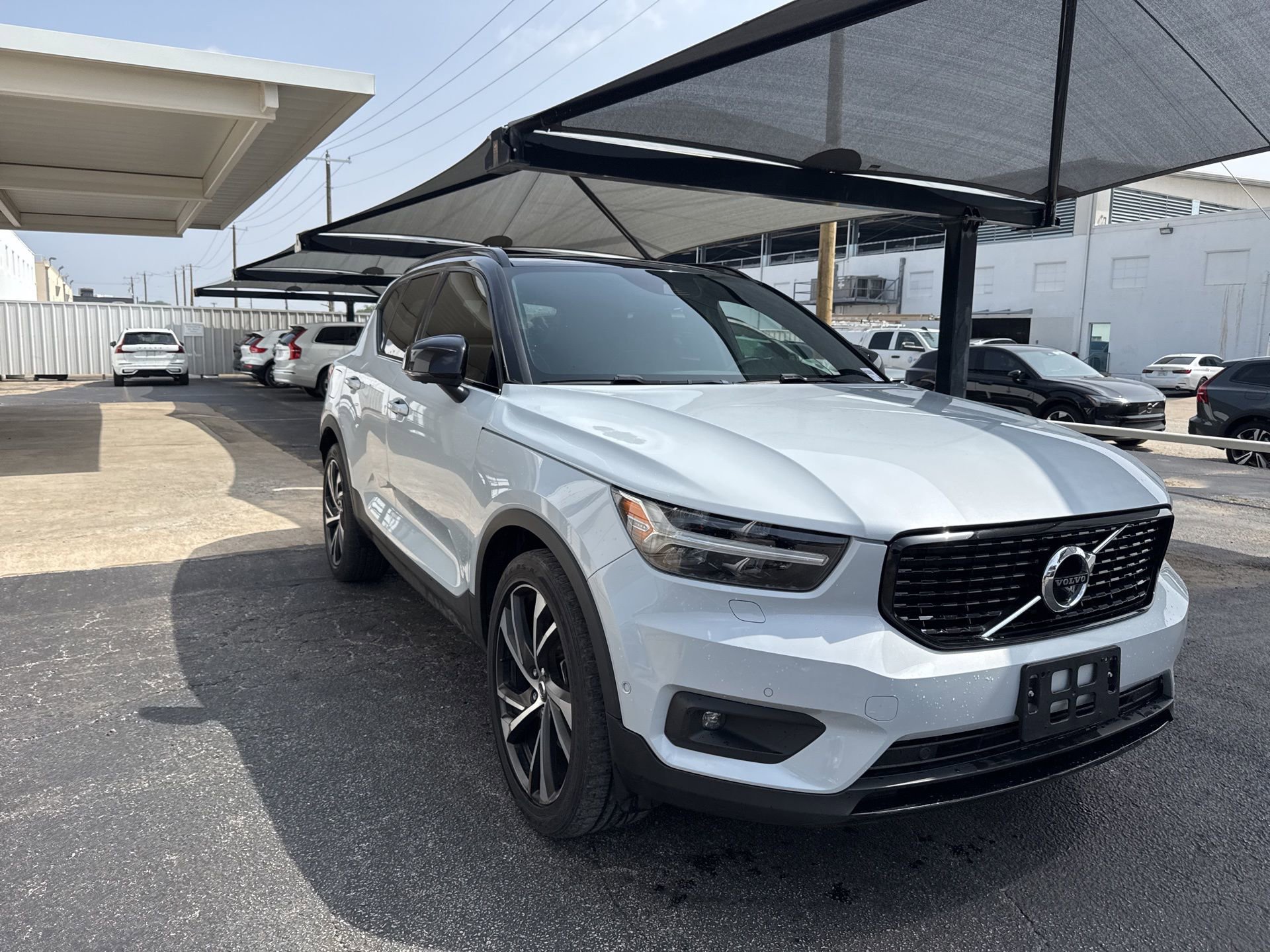 Used 2021 Volvo XC40 T5 R-Design w/ Advanced Package AWD/4WD image 3