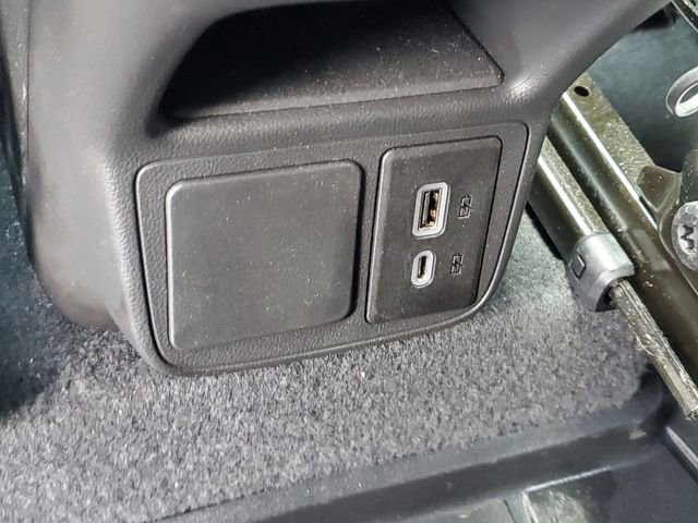 Certified 2024 Buick Encore GX Preferred w/ Comfort Package FWD image 11