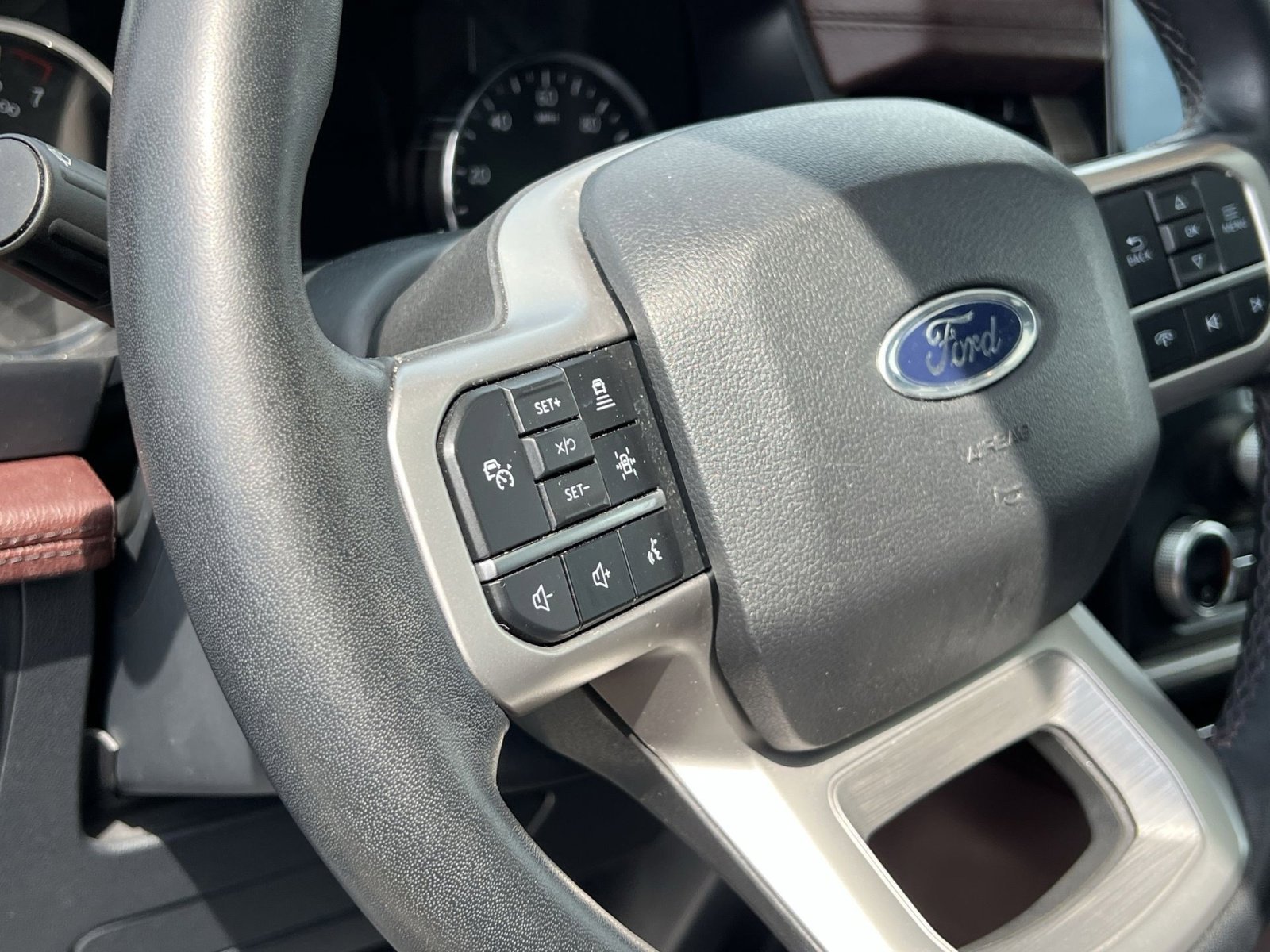 Used 2024 Ford Expedition Max Limited image 32