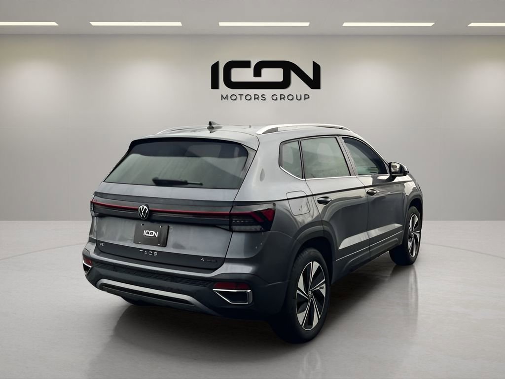 Used 2025 Volkswagen Taos SE AWD/4WD image 5