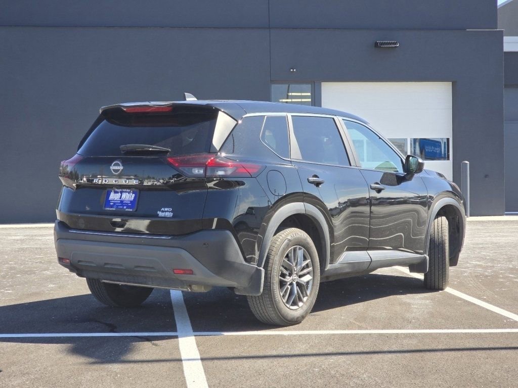 Used 2023 Nissan Rogue S image 11