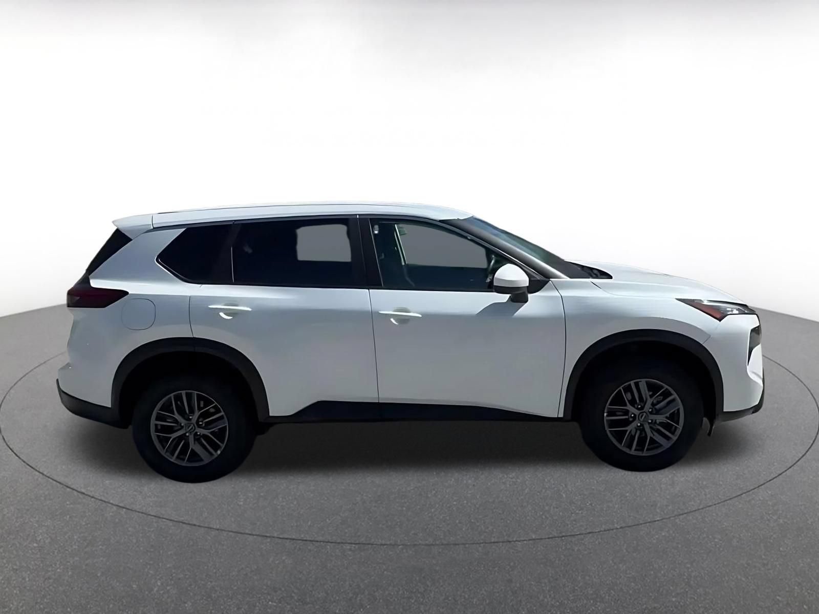 Used 2026 Nissan Rogue SV AWD/4WD image 15