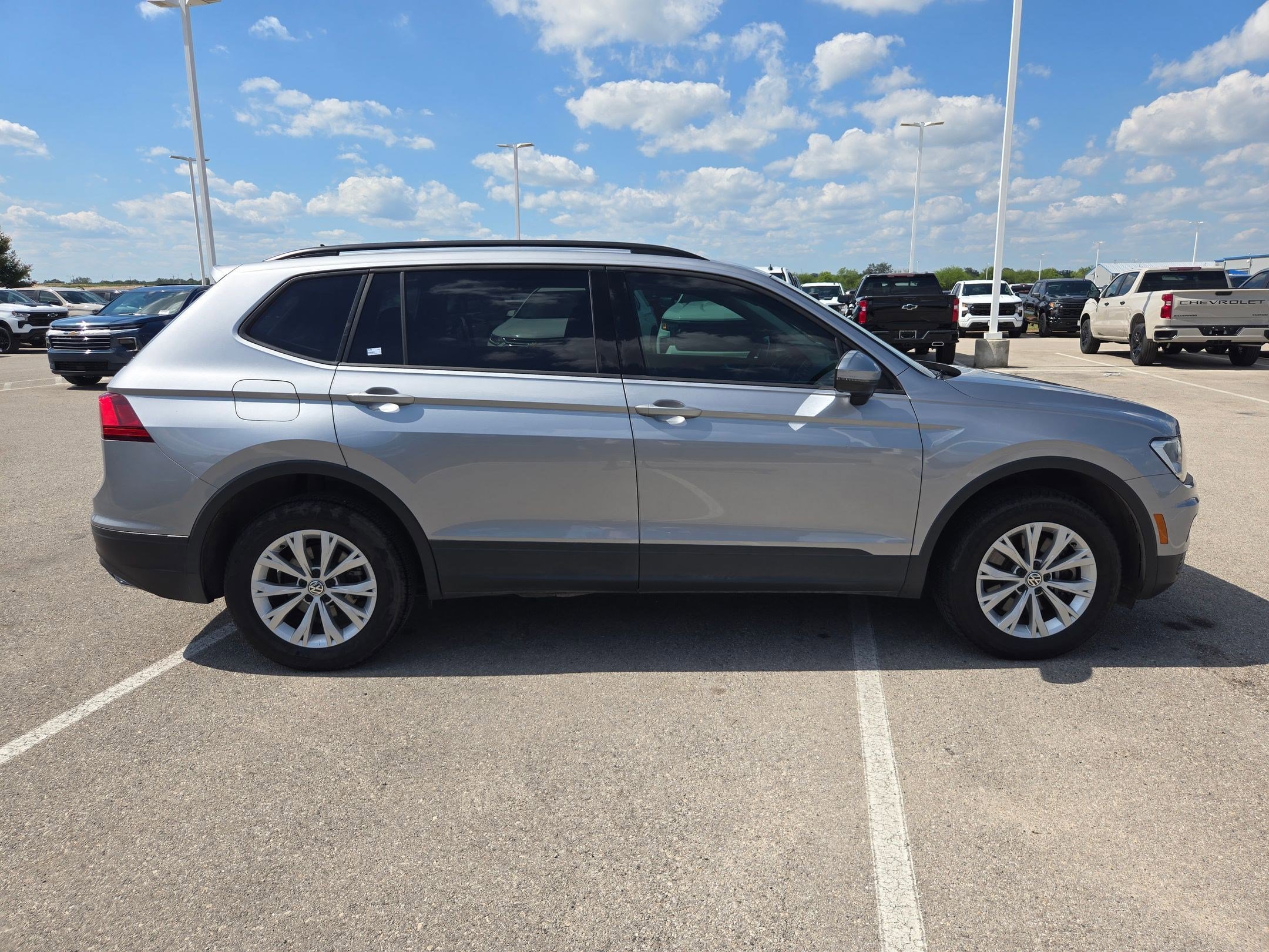 Used 2020 Volkswagen Tiguan S FWD image 2