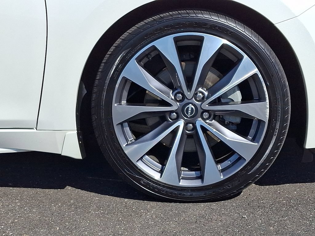 Certified 2023 Nissan Maxima Platinum w/ Sport Mat Group FWD image 9