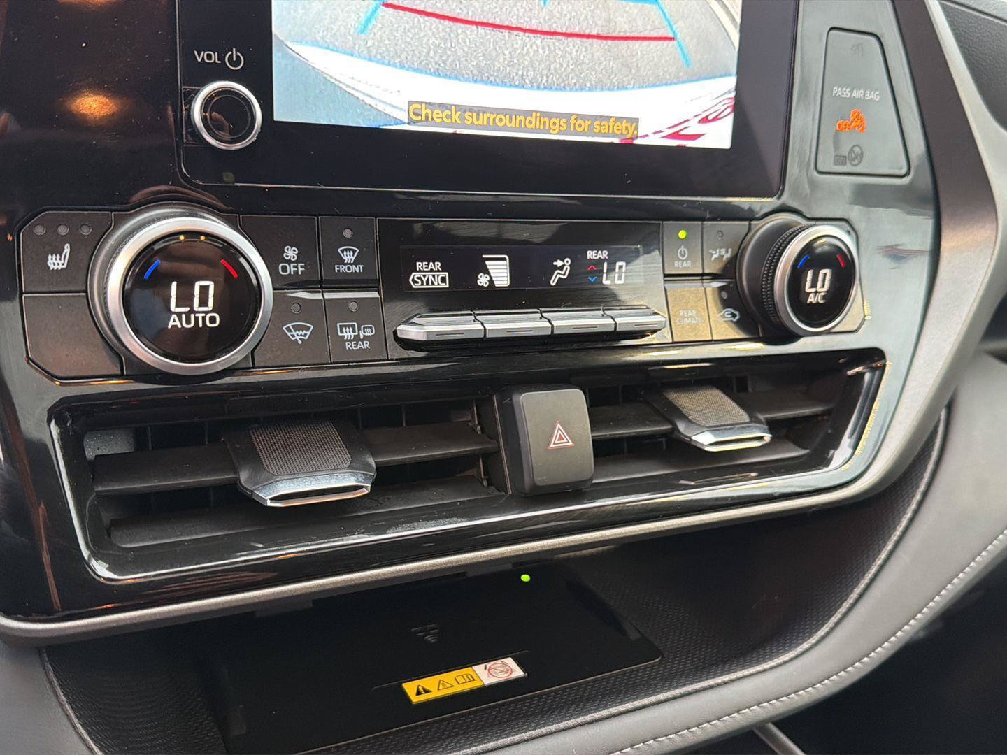 Certified 2025 Toyota Highlander XLE FWD image 27