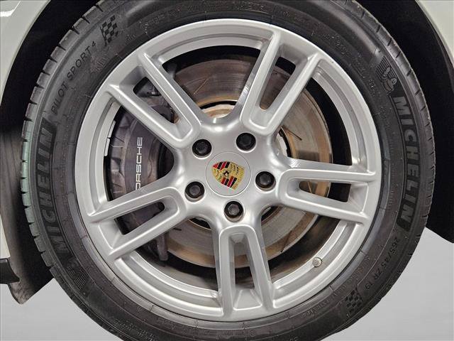 Used 2020 Porsche Panamera RWD image 24