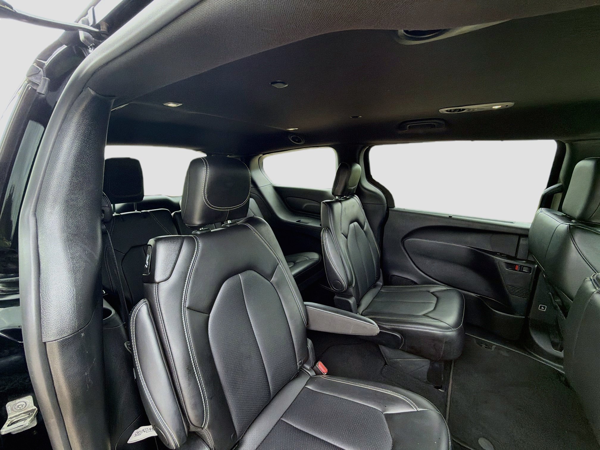 Used 2025 Chrysler Pacifica Select FWD image 28