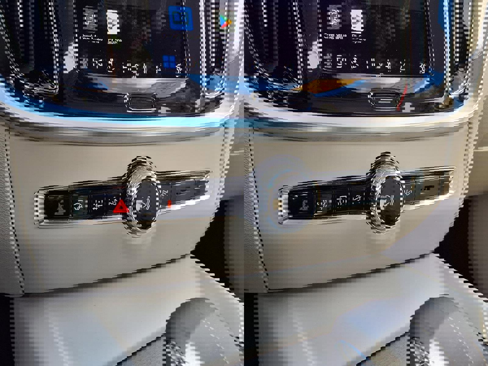 Used 2024 Volvo S60 B5 Plus image 14