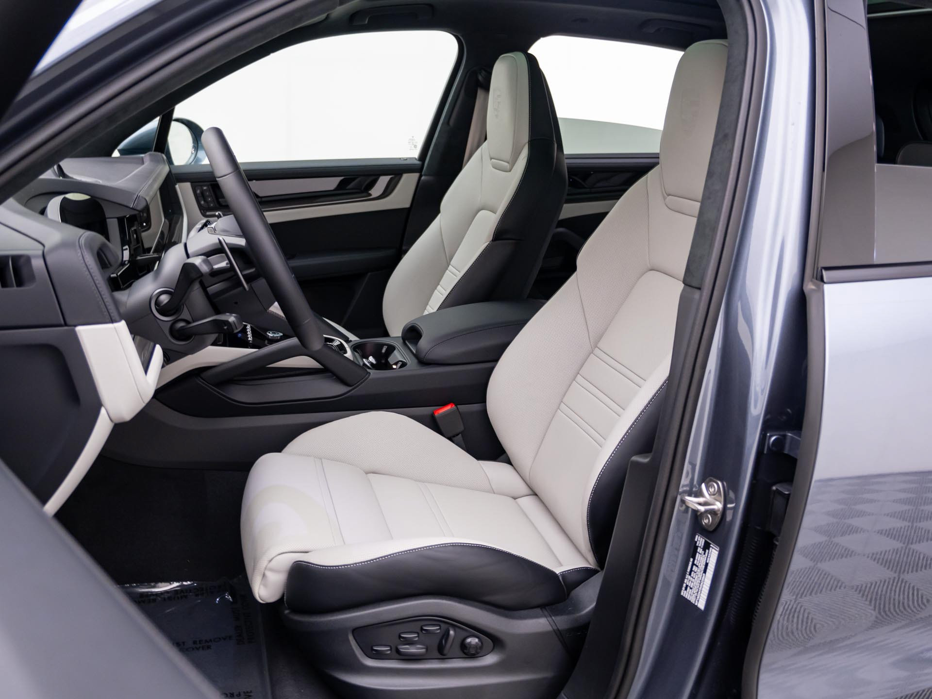New 2027 Porsche Cayenne GTS AWD/4WD image 5