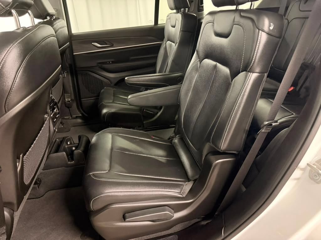 Used 2023 Jeep Grand Cherokee L Limited AWD/4WD image 37