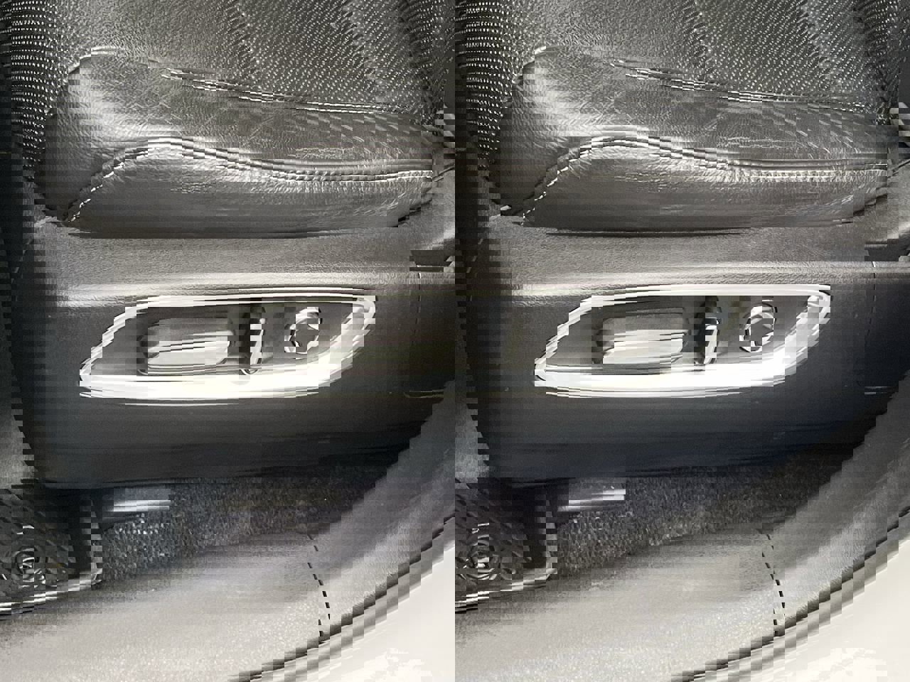 Used 2020 Acura MDX SH-AWD w/Technology Pkg image 11