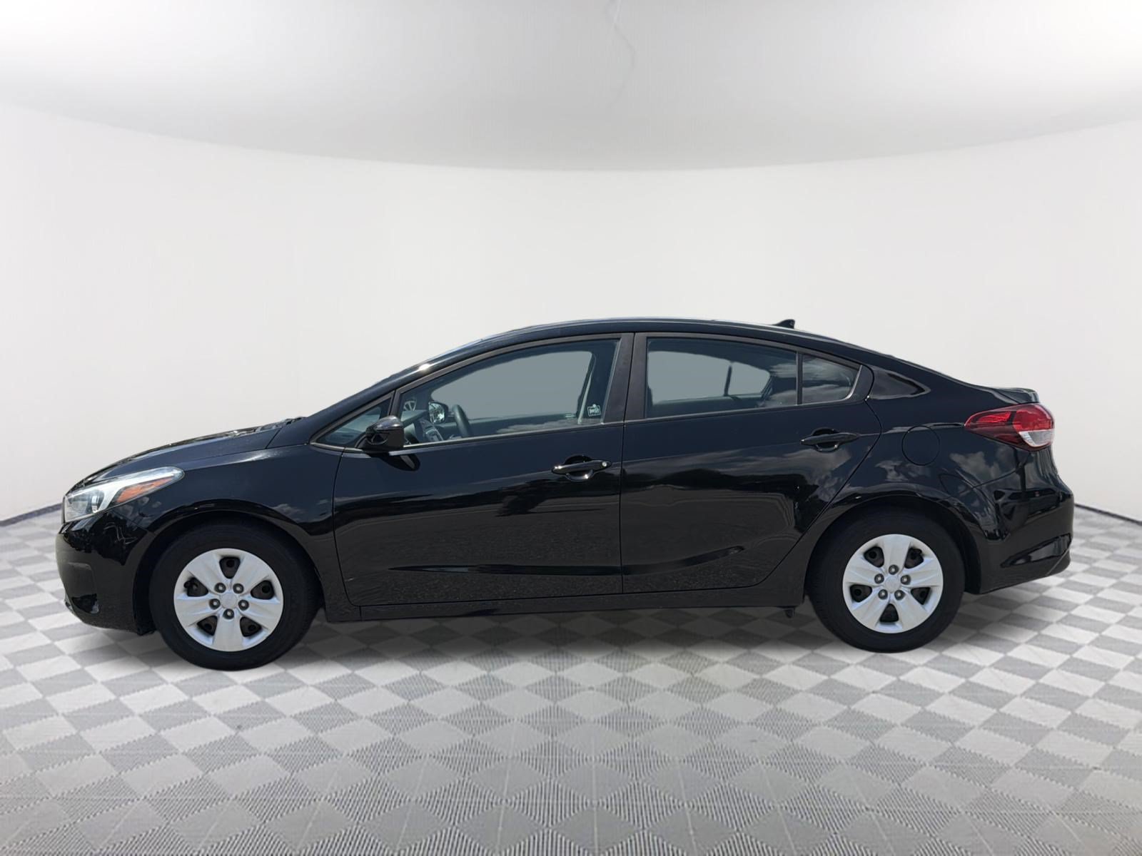 Used 2017 Kia Forte LX FWD image 12