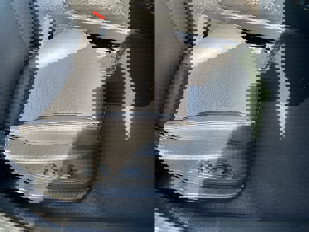 Used 2025 Cadillac XT6 Premium Luxury image 23