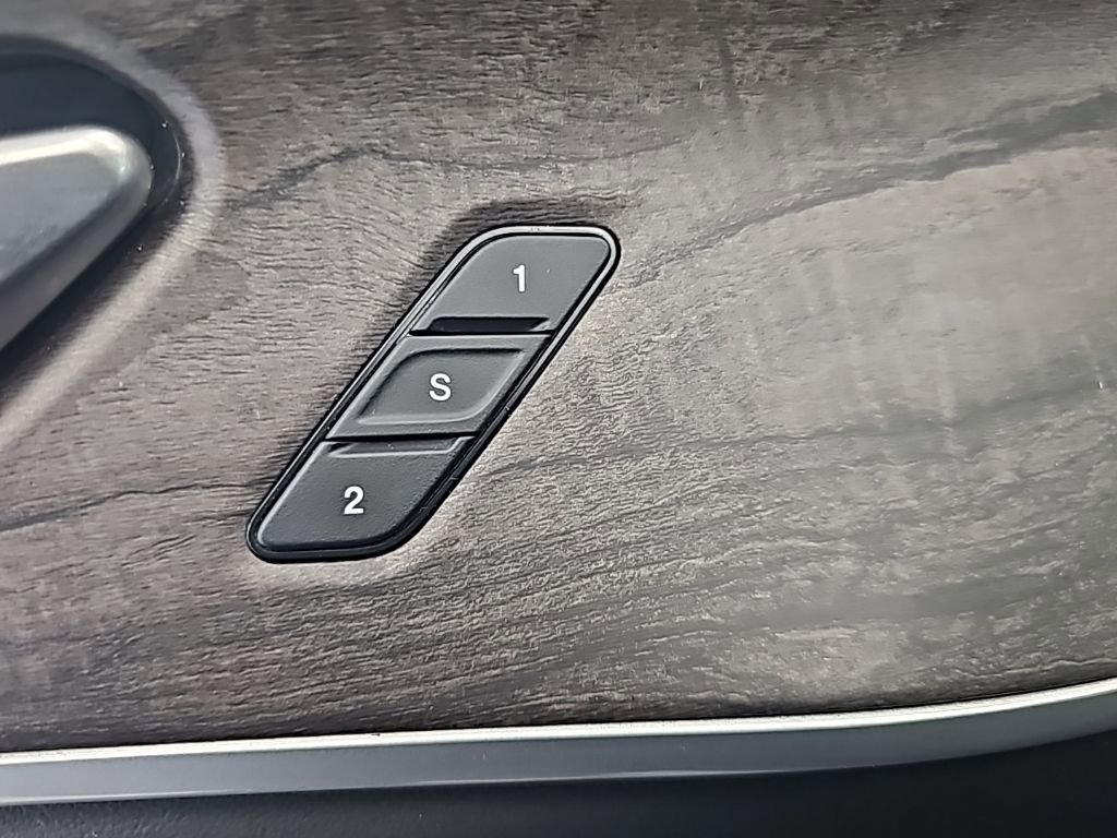 Used 2024 Jeep Grand Cherokee Limited image 11