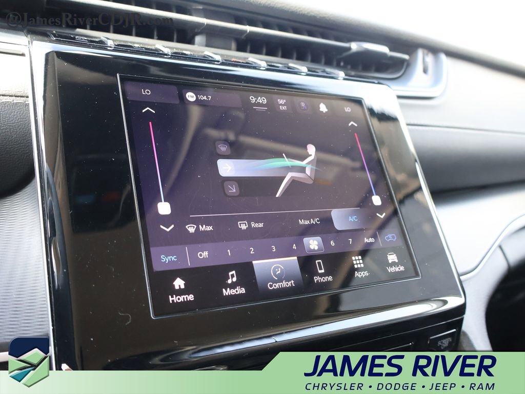 Used 2024 Jeep Grand Cherokee Laredo RWD image 32