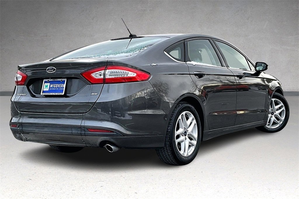 Used 2016 Ford Fusion SE image 6