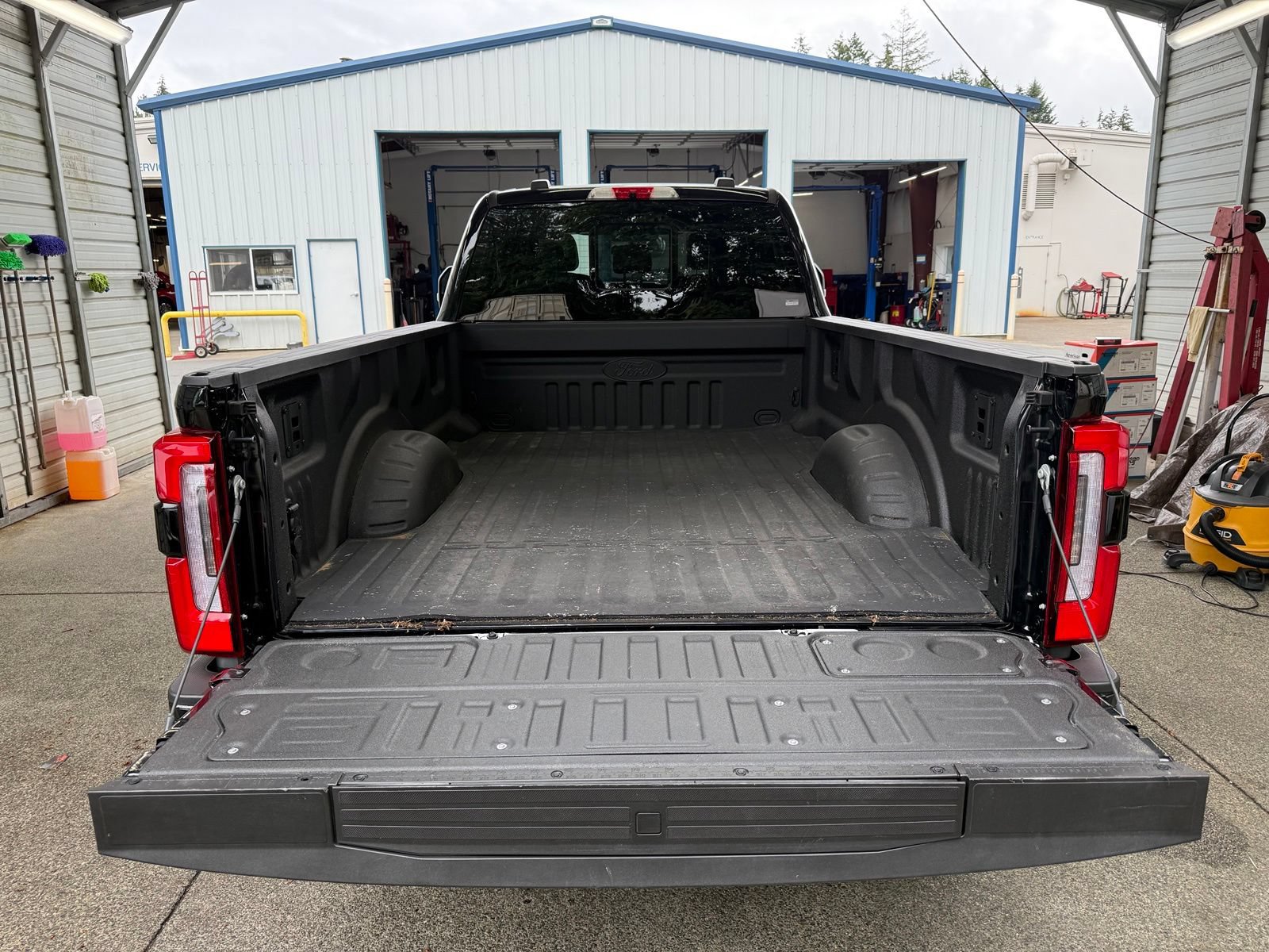 Used 2026 Ford F350 Platinum AWD/4WD image 8