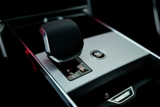 New 2026 Land Rover Range Rover SE image 45