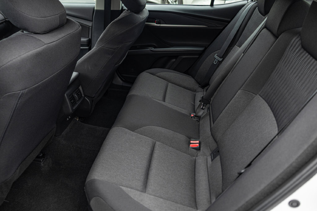 Used 2025 Toyota Camry LE FWD image 27