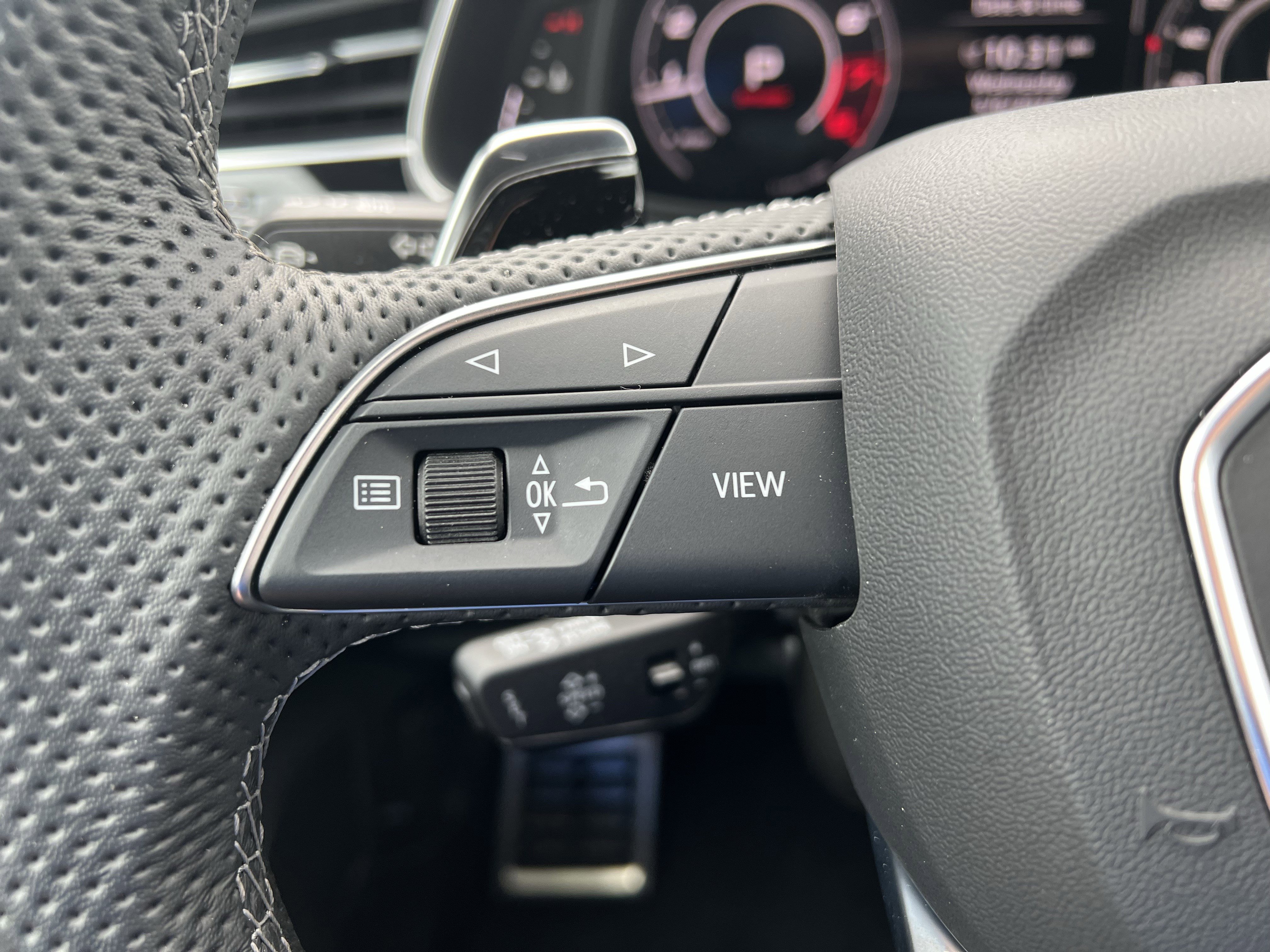 Certified 2025 Audi RS Q8 performance AWD/4WD image 19