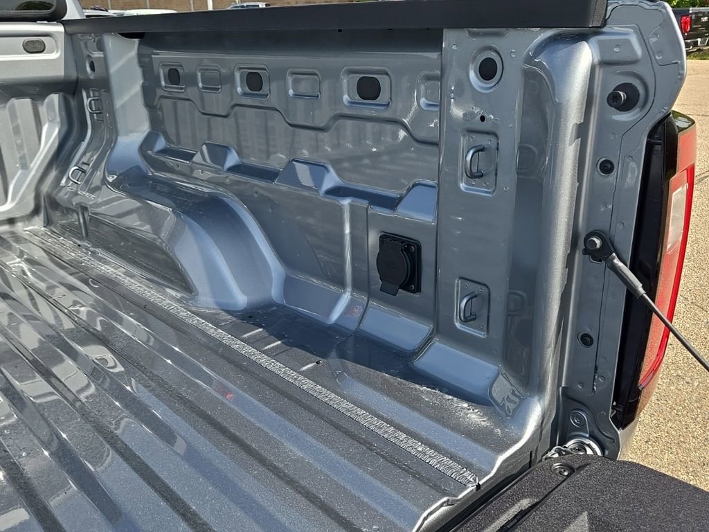 New 2026 GMC Canyon Elevation w/ Convenience Package image 41