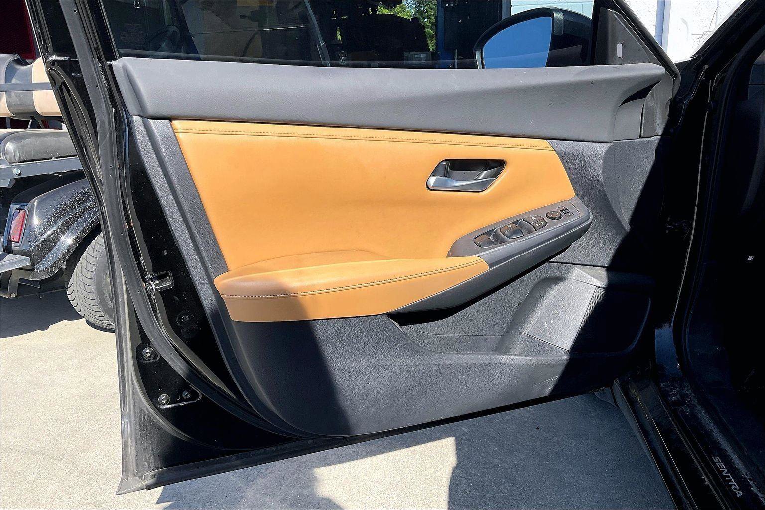 Used 2021 Nissan Sentra SV w/ SV Premium Package FWD image 5