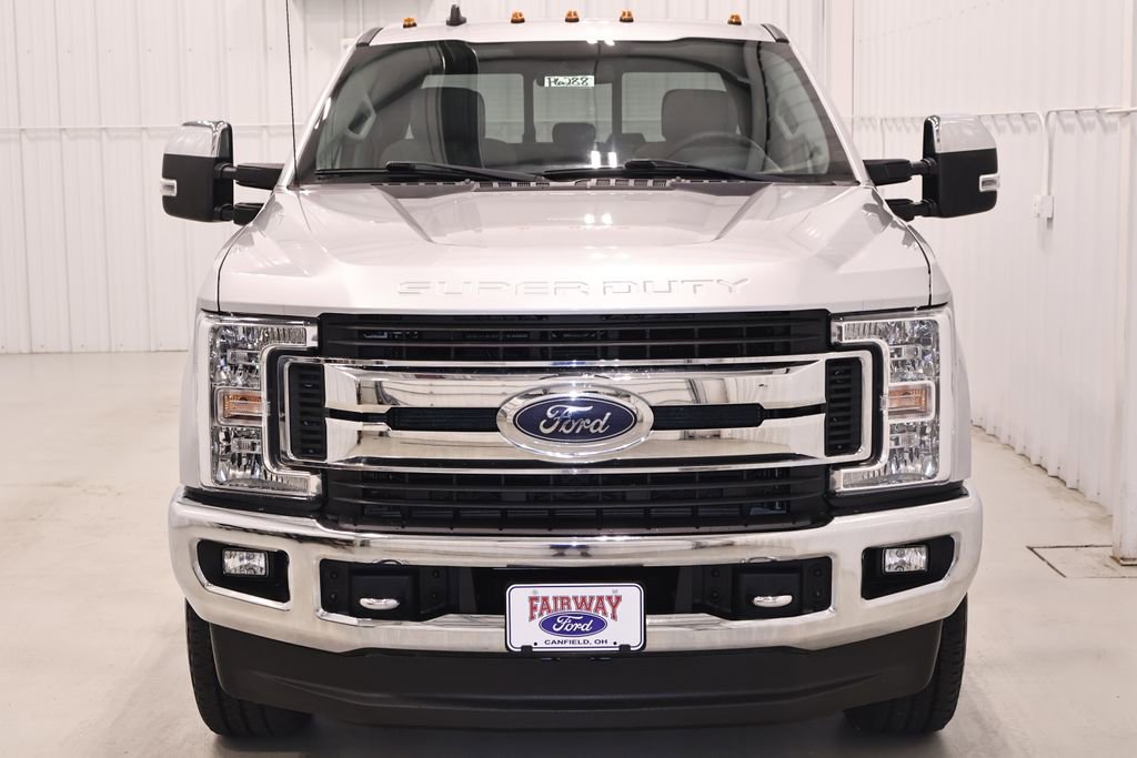 Certified 2019 Ford F250 XLT w/ XLT Premium Package AWD/4WD image 5