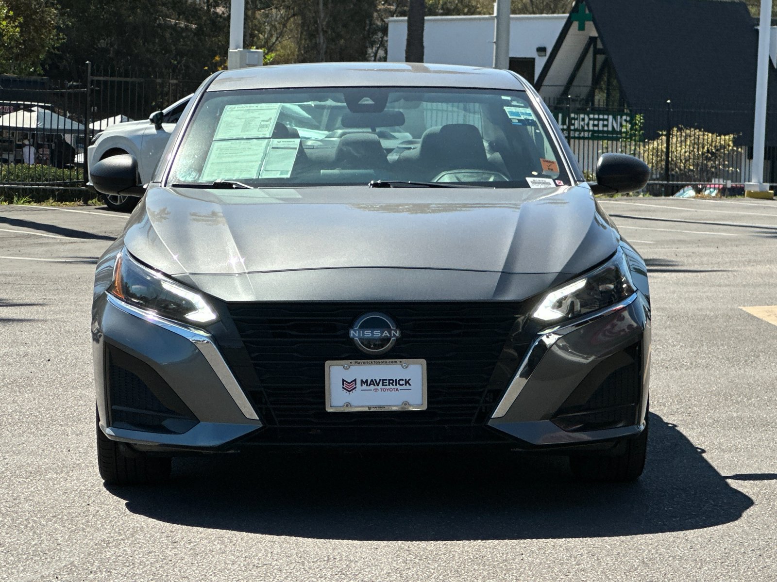 Used 2025 Nissan Altima 2.5 SV AWD/4WD image 7