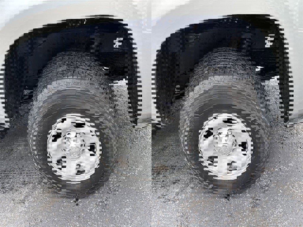 Used 2023 Toyota Tacoma SR w/ SR Convenience Package image 9