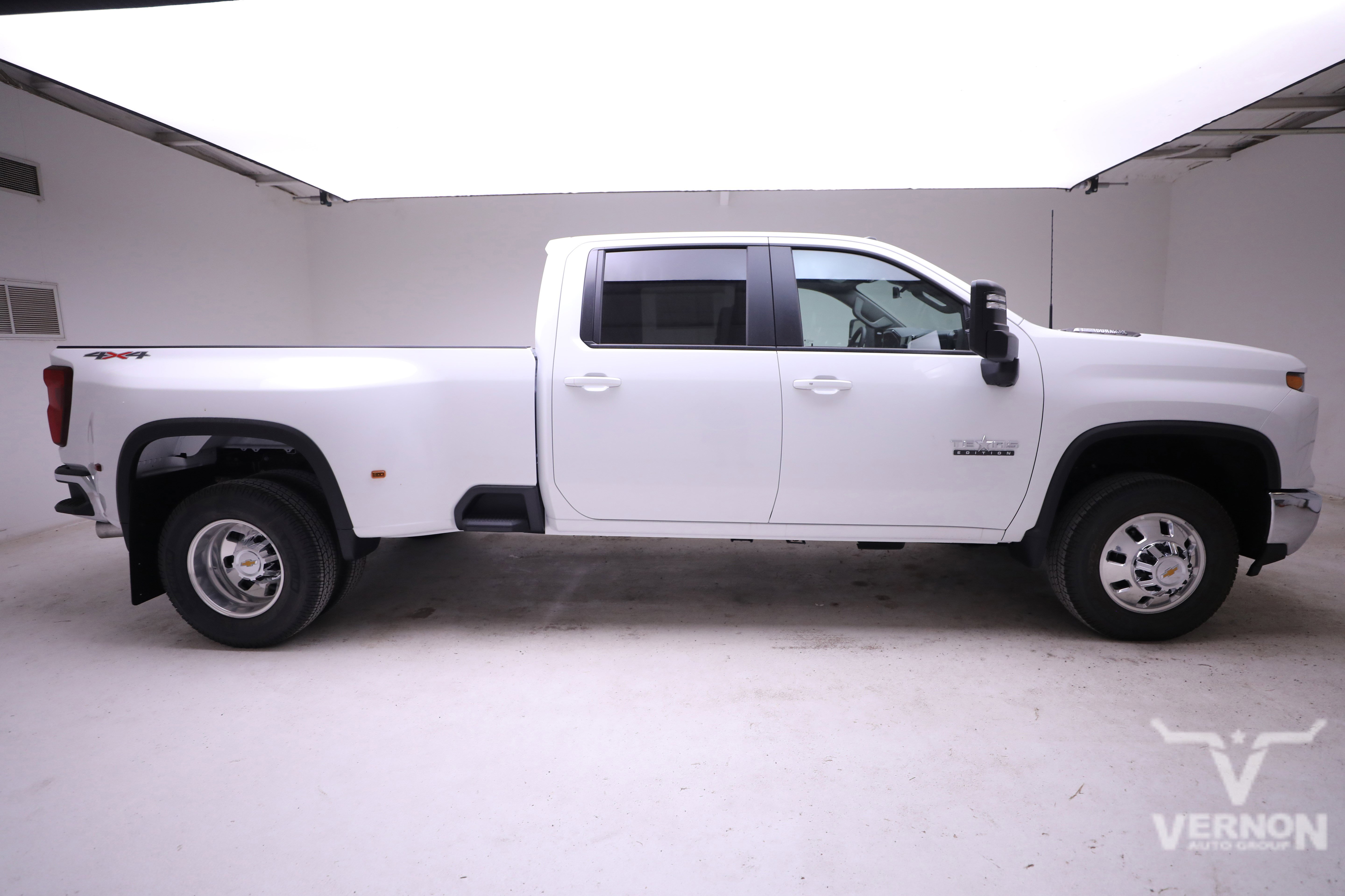 New 2026 Chevrolet Silverado 3500 LT w/ Texas Edition image 6