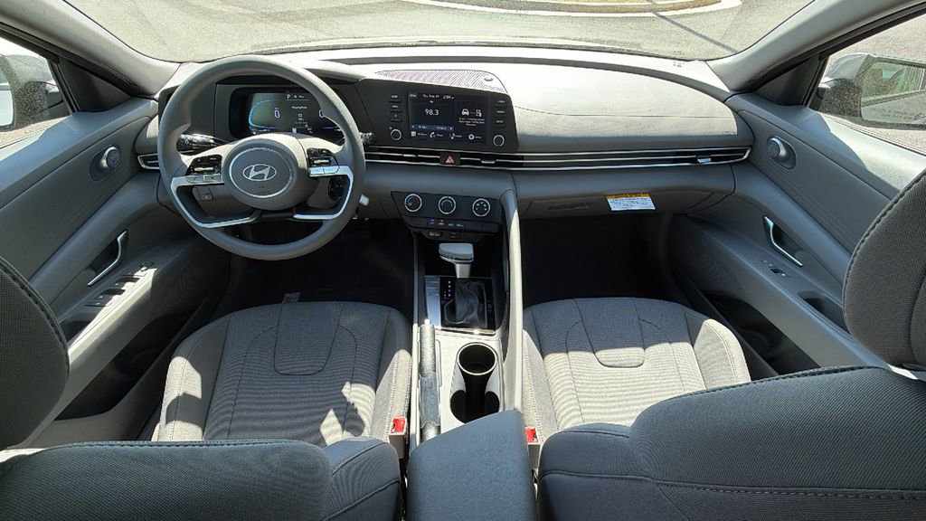 New 2026 Hyundai Elantra SE image 21