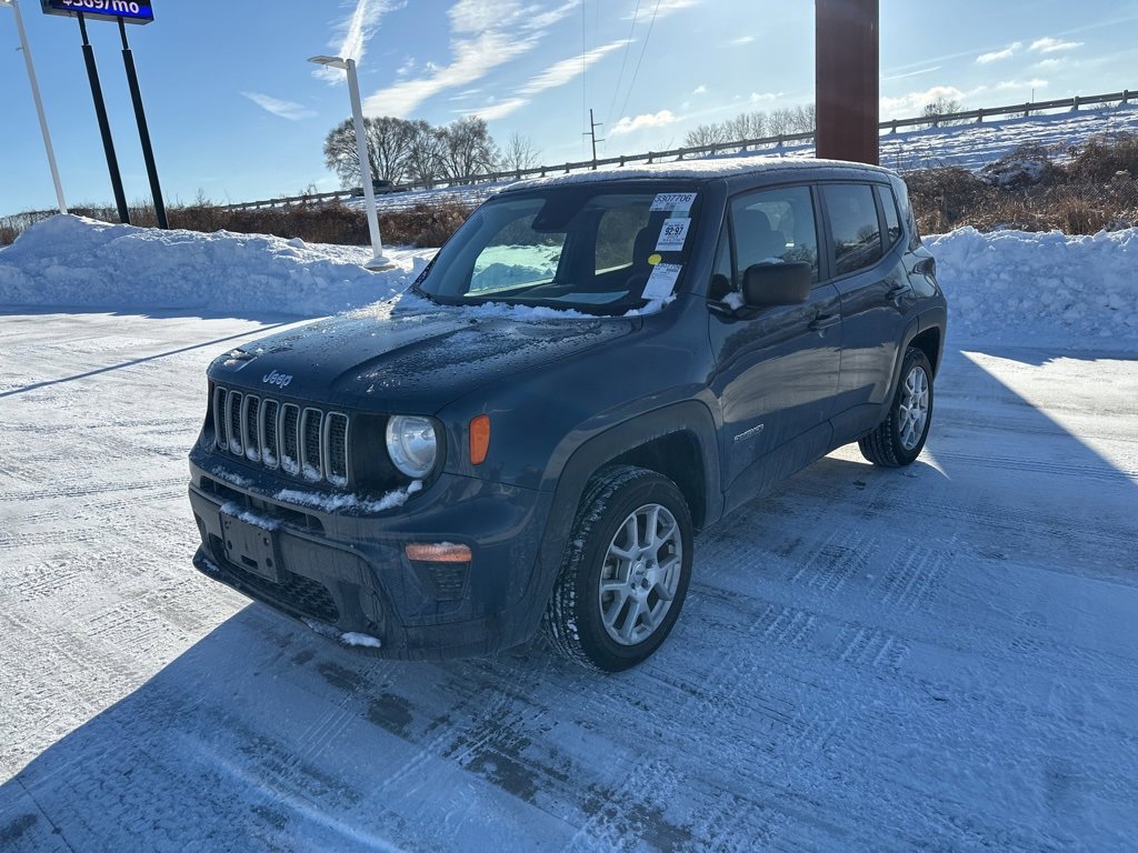 Used 2023 Jeep Renegade Latitude image 12