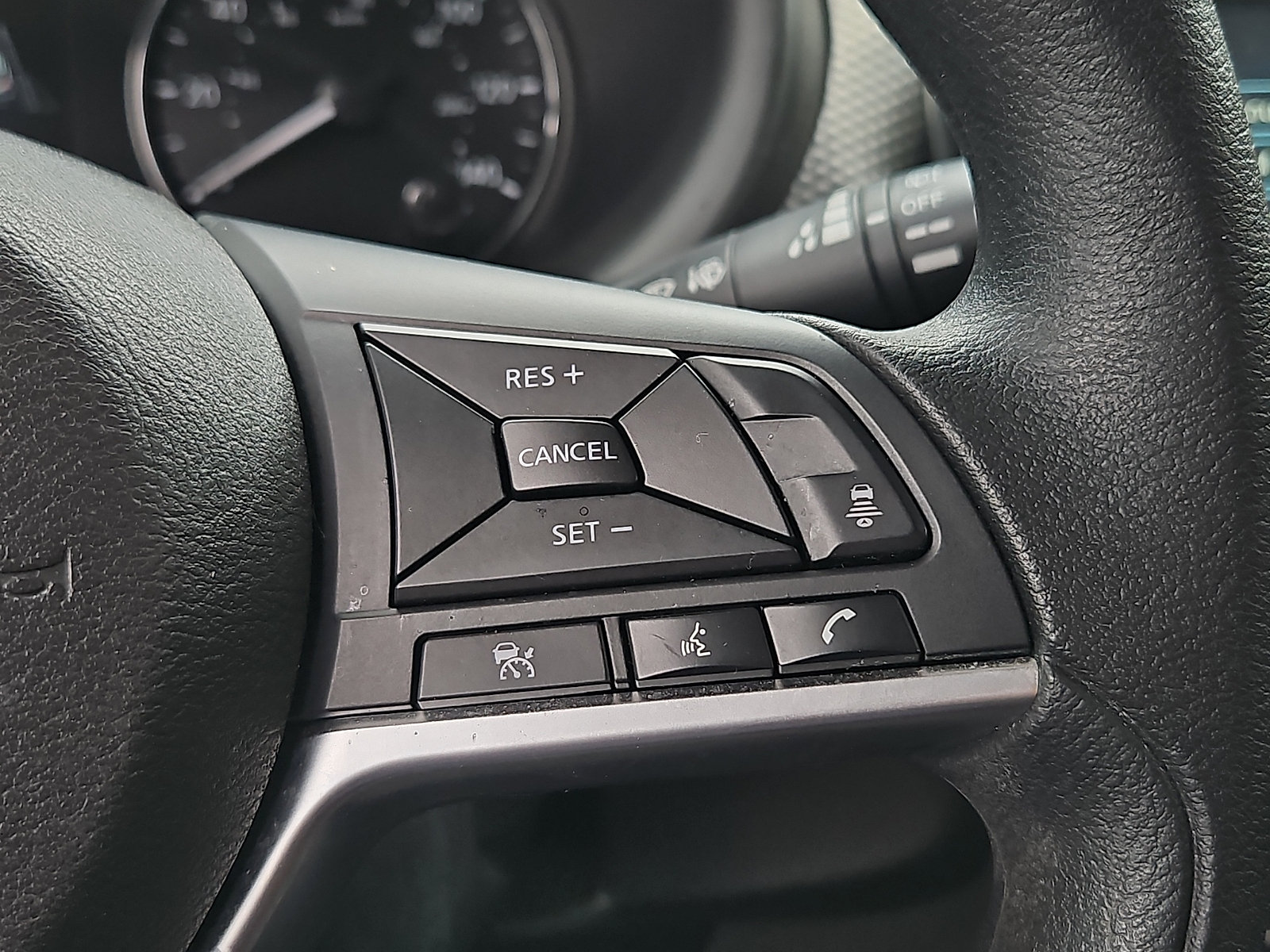 Used 2023 Nissan Kicks SV FWD image 23
