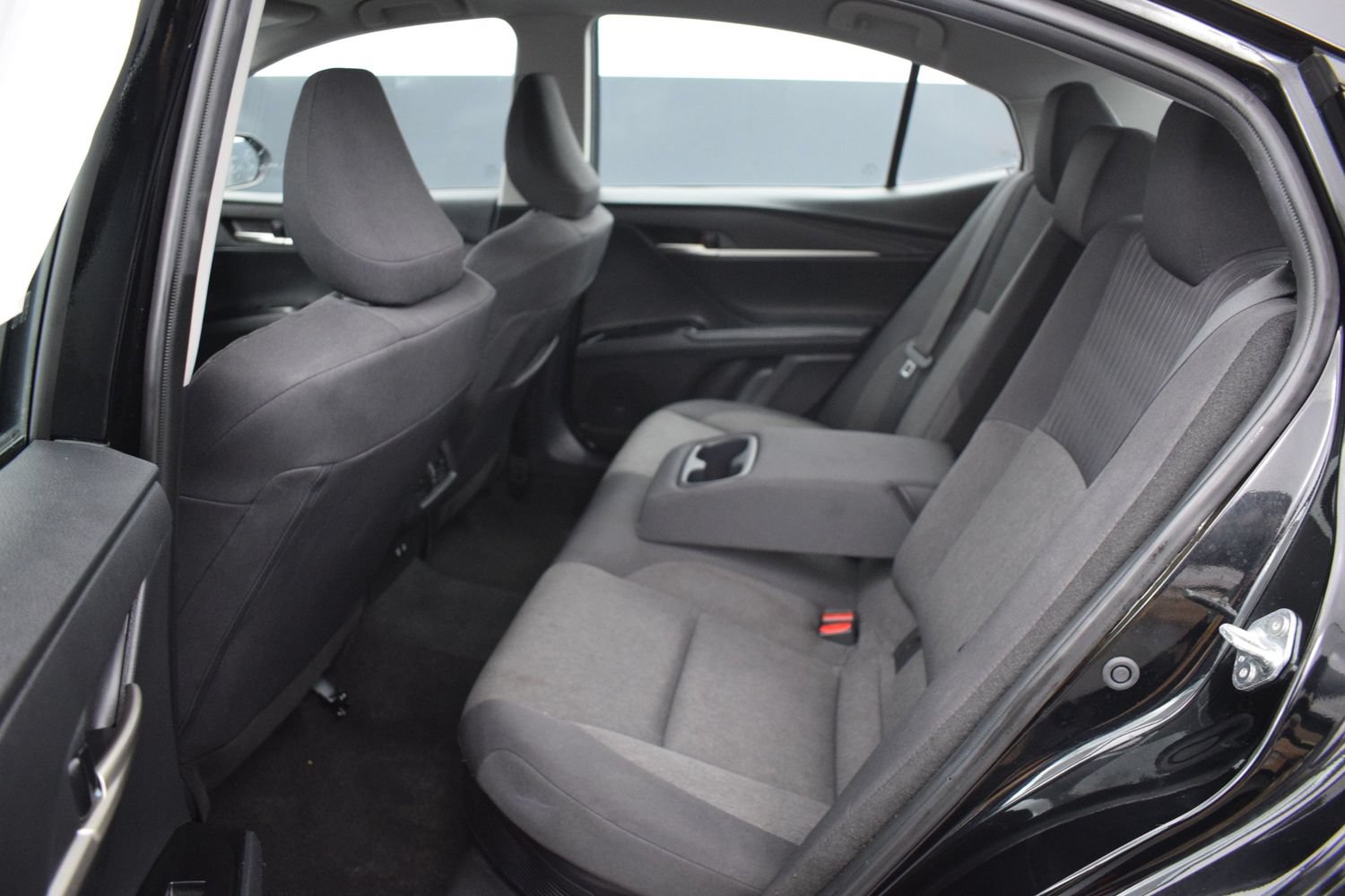 Used 2025 Toyota Camry LE FWD image 12