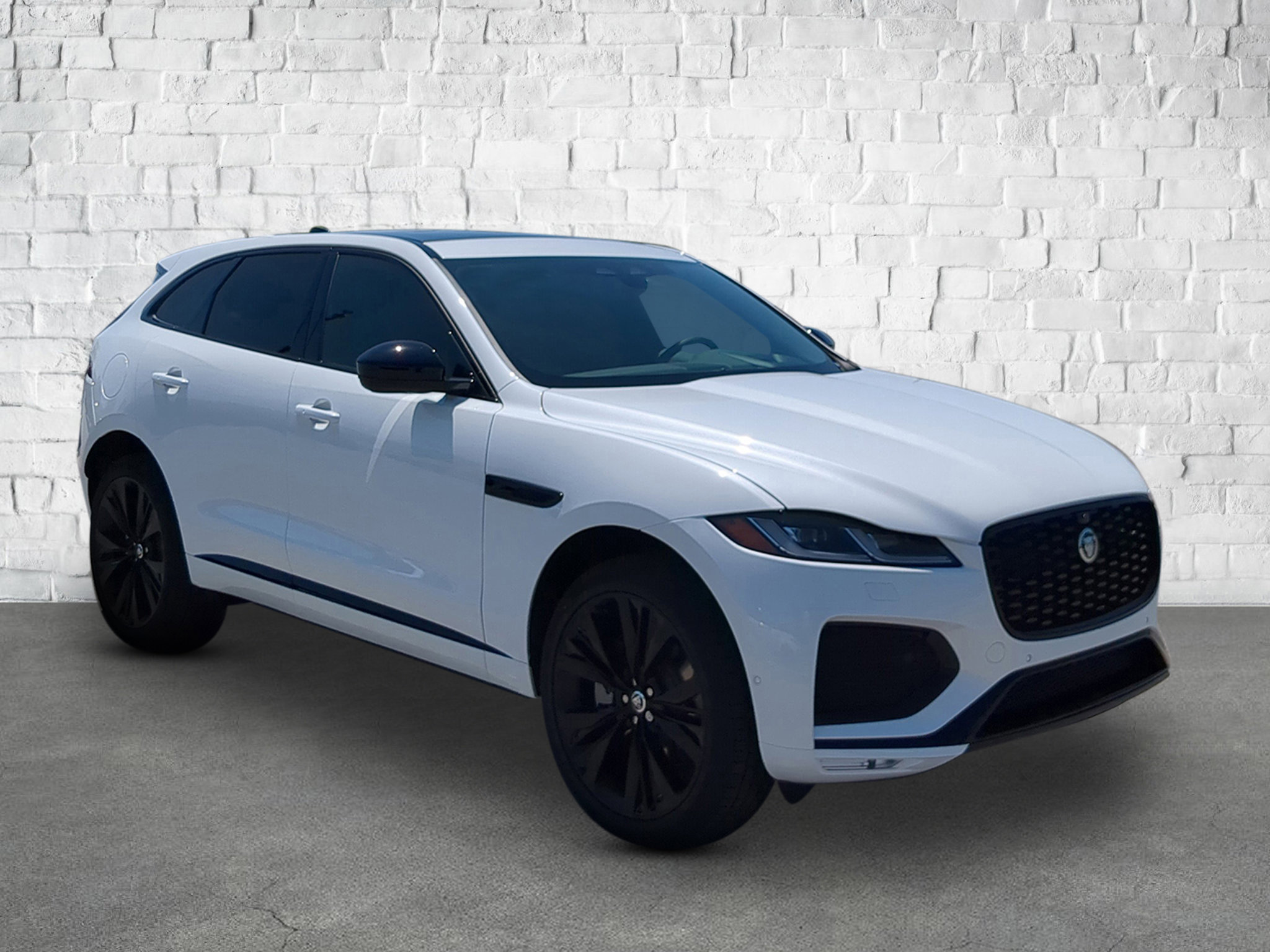 New 2026 Jaguar F-PACE R-Dynamic S image 5