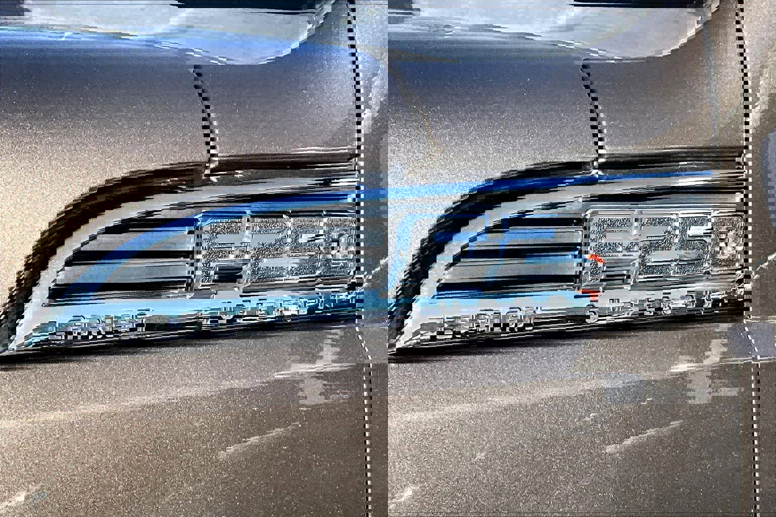 Used 2015 Ford F250 Lariat w/ Lariat Ultimate Package image 10