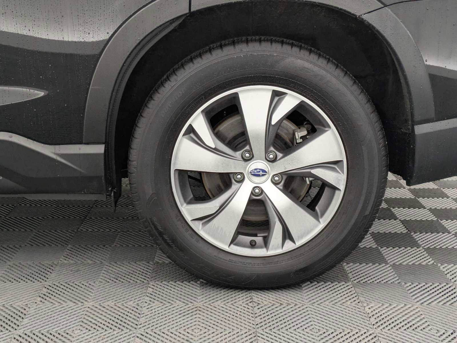 Used 2024 Subaru Ascent Premium w/ Convenience Package image 14