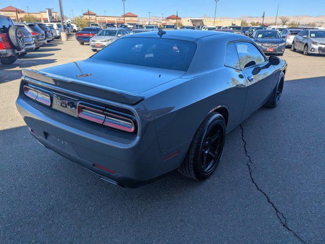 Used 2018 Dodge Challenger SXT Plus image 3
