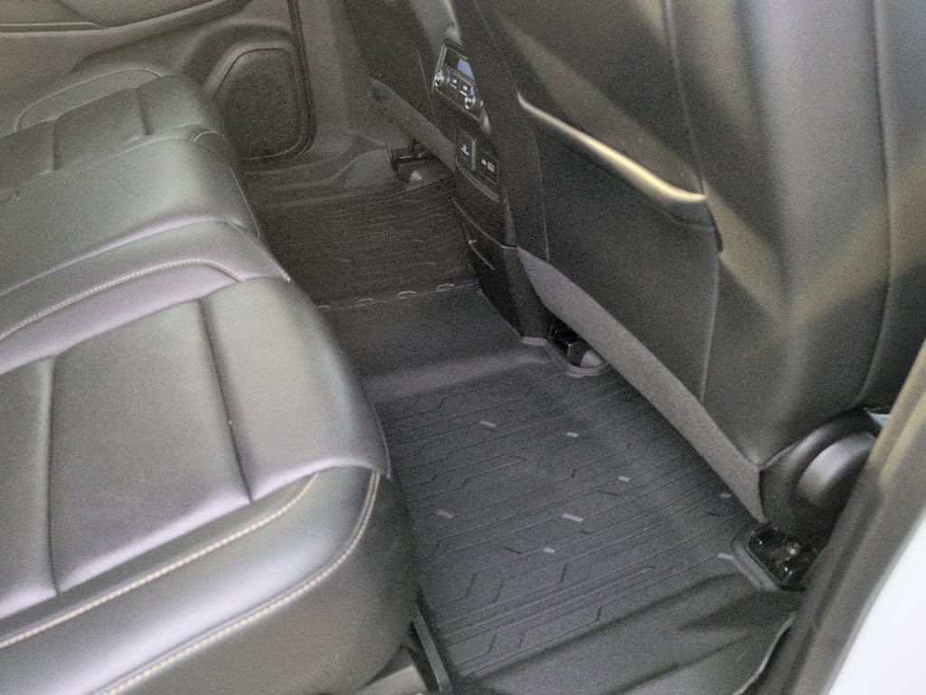 Used 2023 GMC Acadia SLT image 15