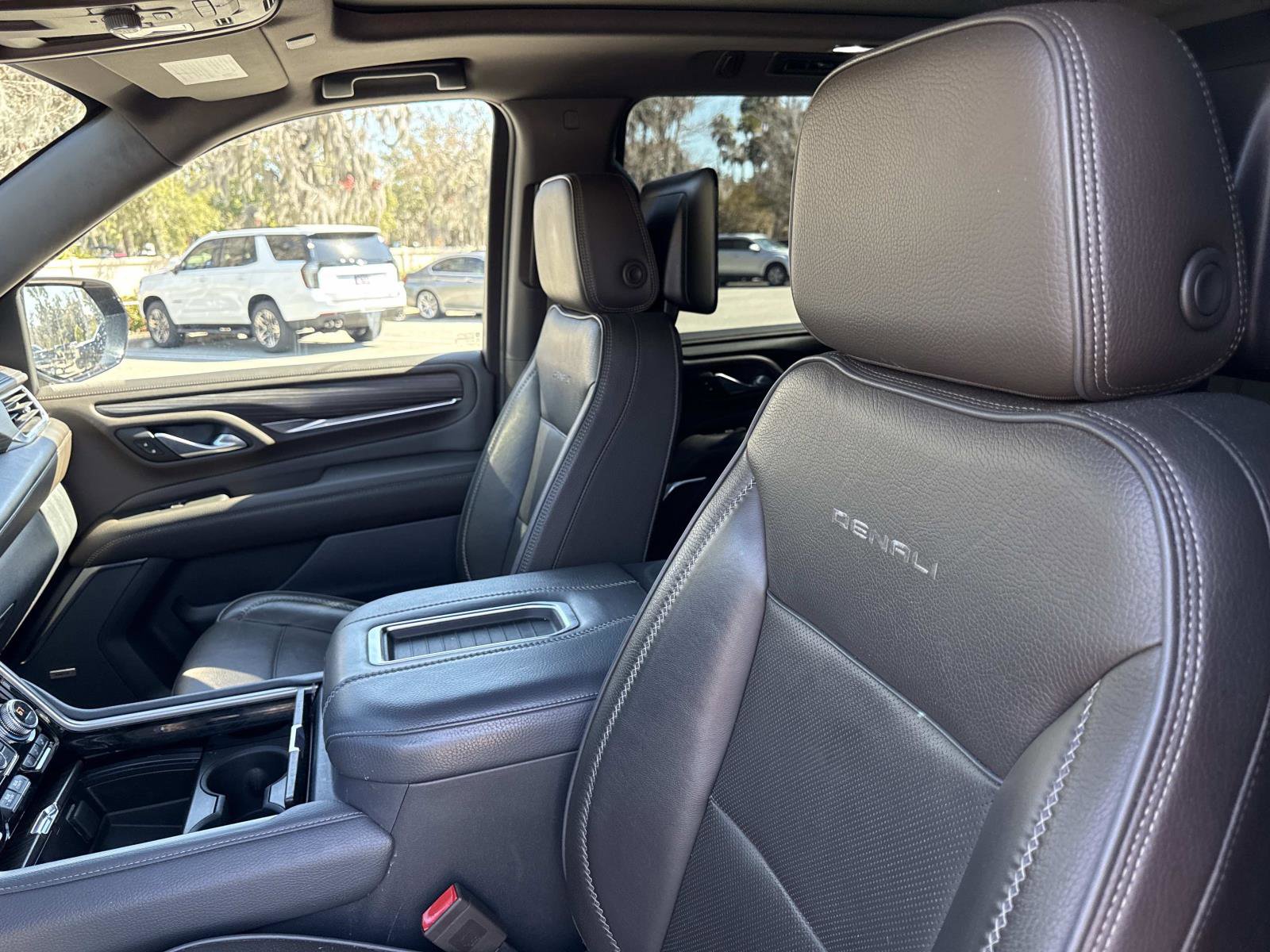 Used 2022 GMC Yukon XL Denali w/ Denali Ultimate Package image 20