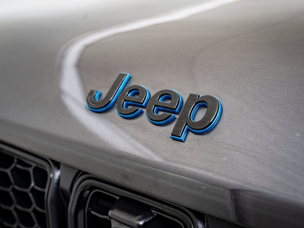 Used 2024 Jeep Grand Cherokee Limited 4xe image 3