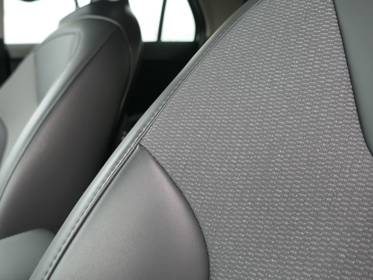 Certified 2025 Kia Niro EX image 14