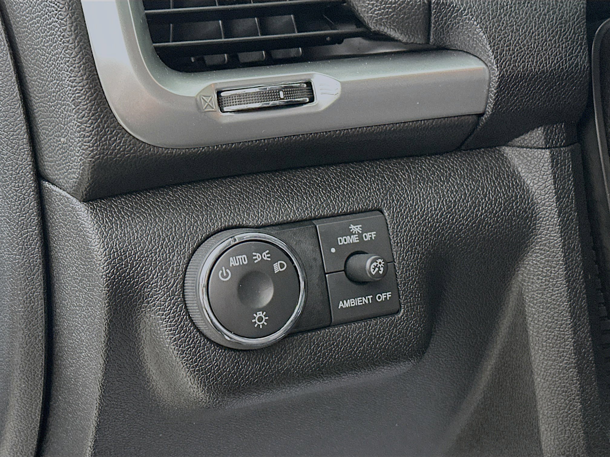 Used 2015 GMC Acadia SLE FWD image 10