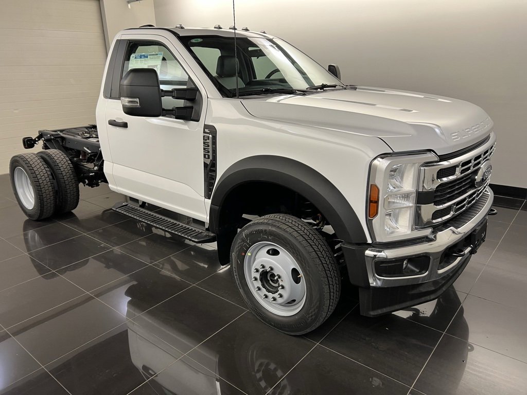 New 2024 Ford F550 4x4 Regular Cab Super Duty image 1