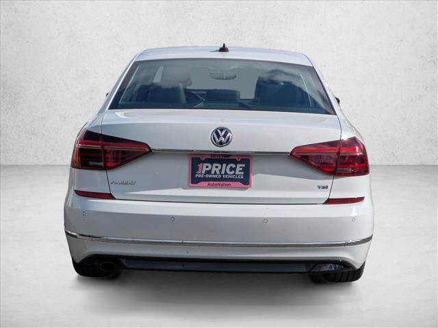 Used 2019 Volkswagen Passat 2.0T SE R-Line image 6