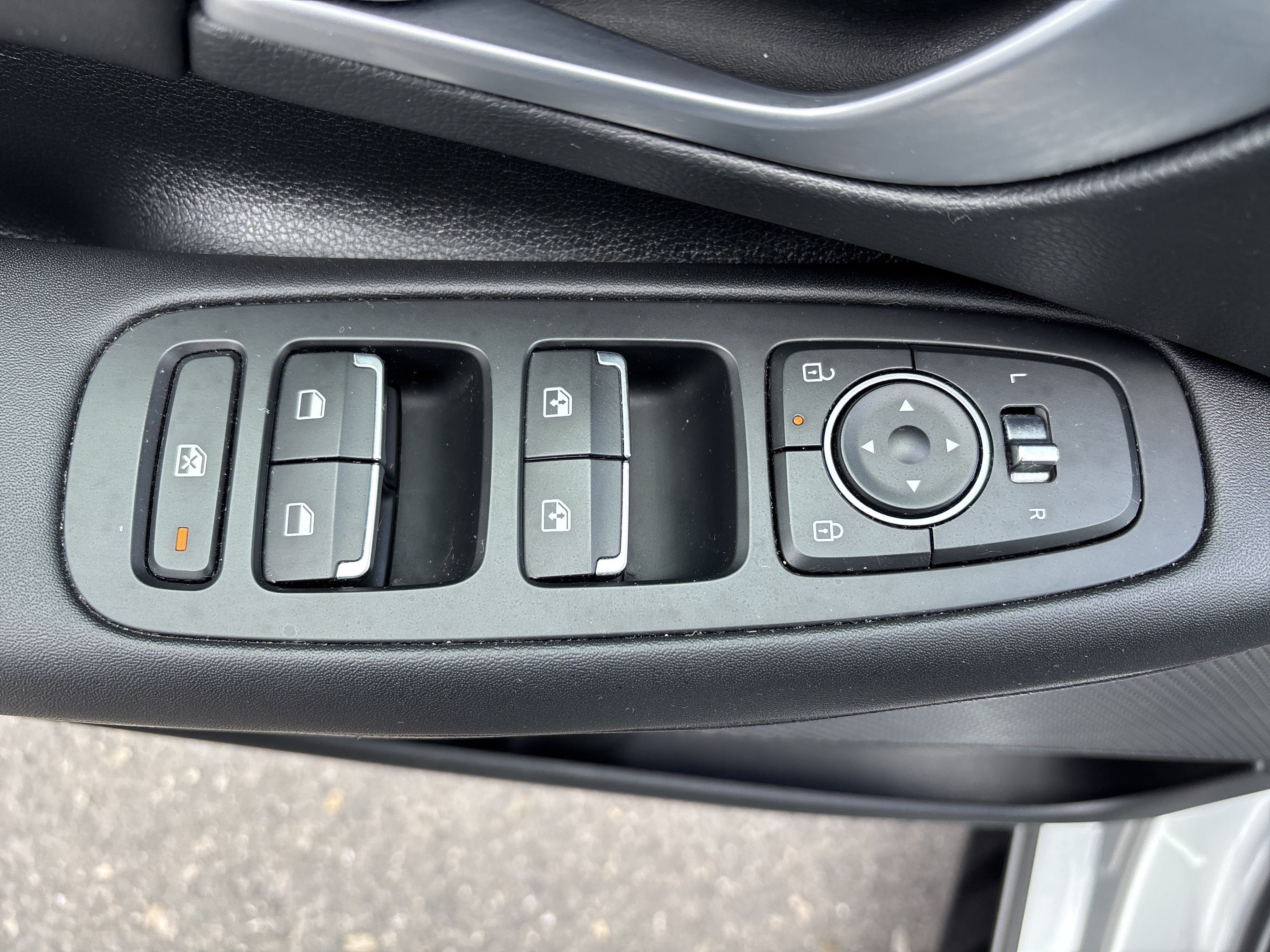 Used 2025 Hyundai Sonata SEL FWD image 16