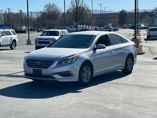 Used 2015 Hyundai Sonata SE image 7