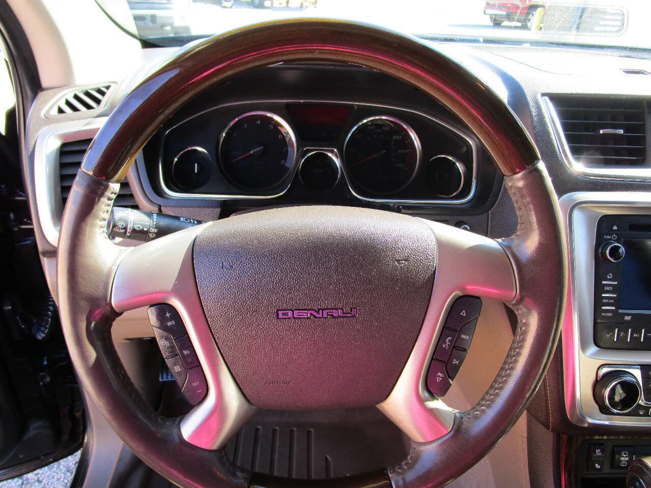 Used 2015 GMC Acadia Denali image 15